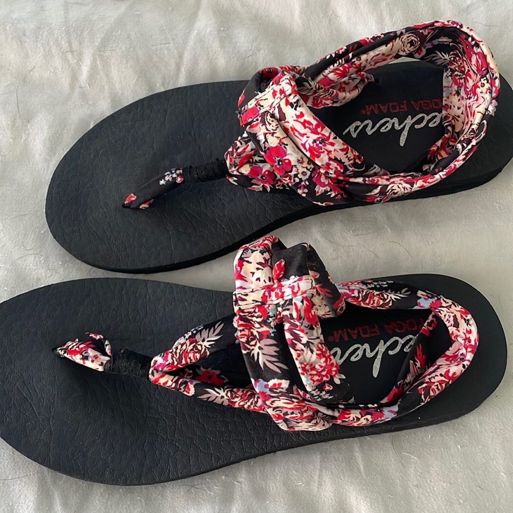 Sketchers yoga foam